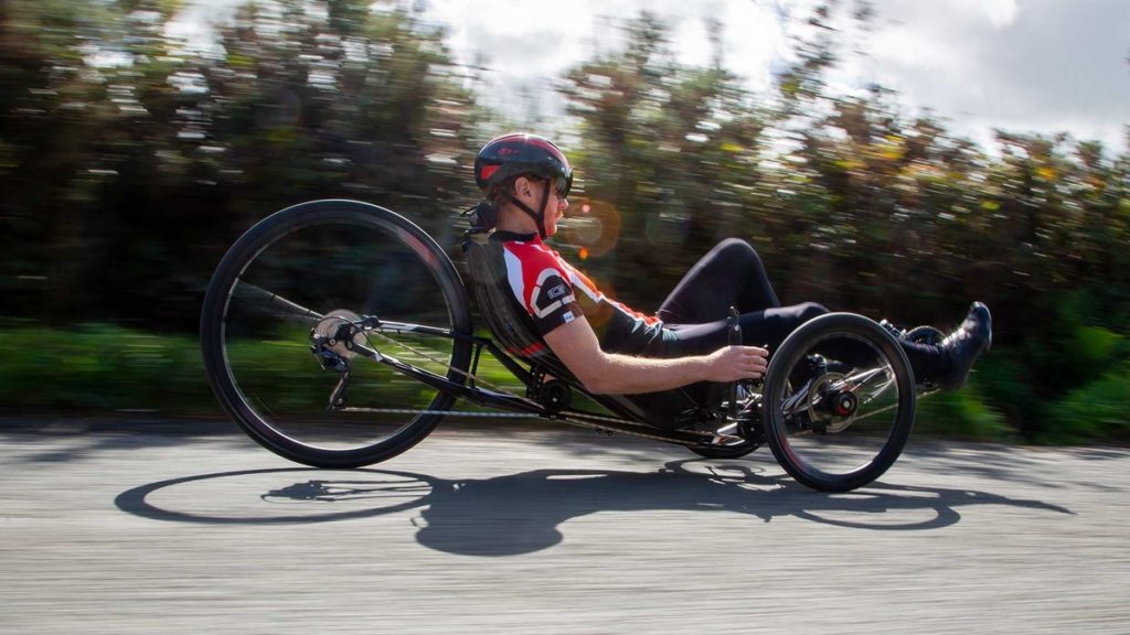 Streamlined recumbent online bicycle